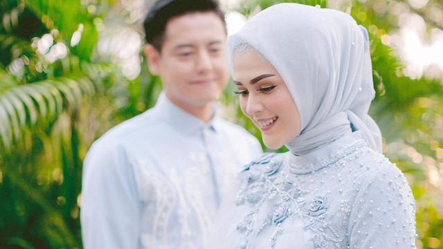 7 Momen Lamaran Cut Meyriska Dan Roger Danuarta Penuh Haru Bahagia Hot Liputan6 Com
