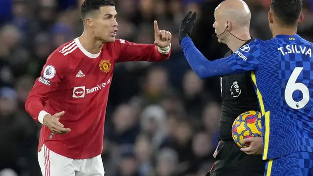 Ronaldo berdebat dengan bek Chelsea Thiago Silva