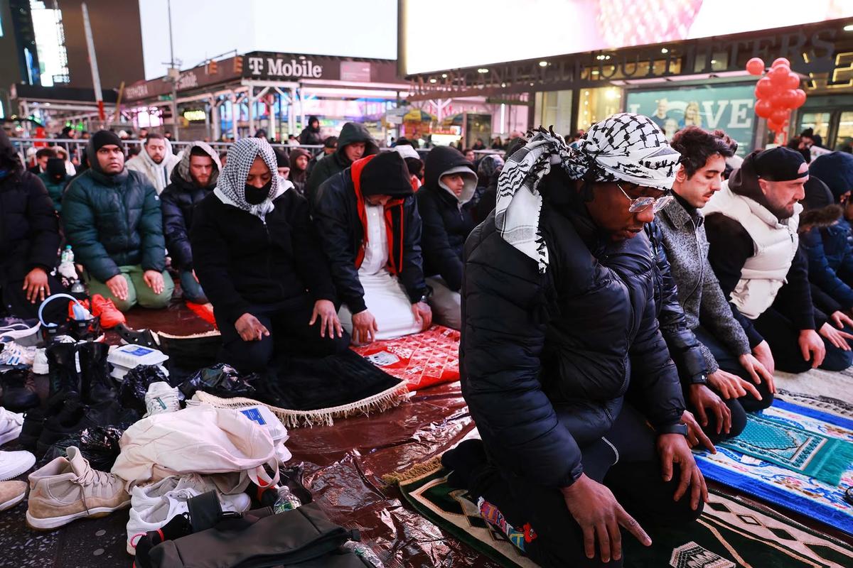 FOTO: Semangat Ramadan Menggema di Times Square New York