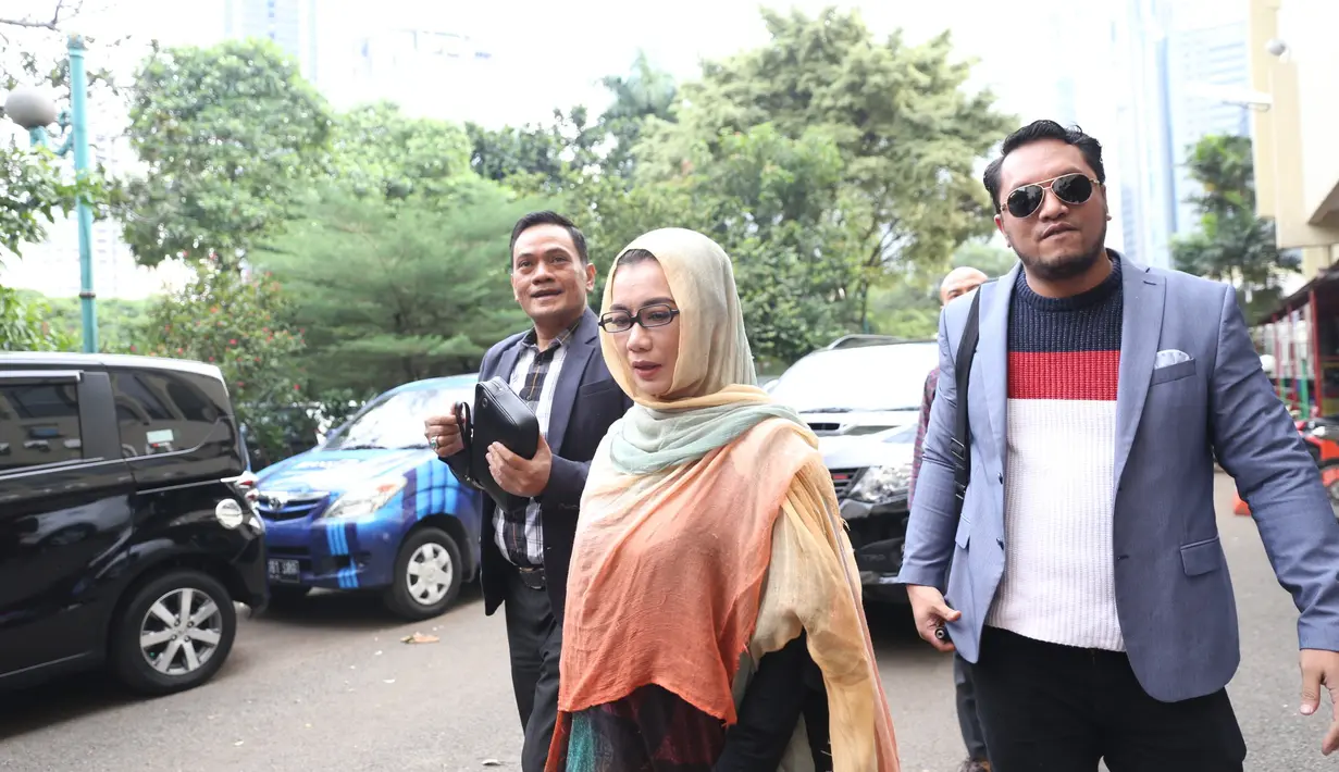 Bahkan kabar itu membuat Komisi Perlindungan Anak Indonesia (KPAI) melakukan investigasi demi mengumpulkan informasi dari orang terdekatnya. (Nurwahyunan/Bintang.com)