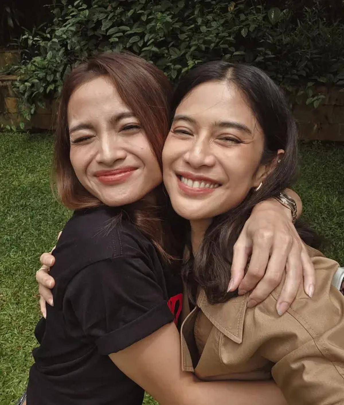 6 Potret Acha Septriasa Bareng Dian Sastro di Qodrat 2, Idola Sejak SMP Kini Satu Project