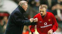 3. David Beckham (Manchester United) – Kekalahan dari Arsenal pada ajang Piala FA 2002-2003 membuat Sir Alex Ferguson mengamuk di ruang ganti. Mantan pemain Real Madrid ini menjadi korban salah sasaran dari amarah sang pelatih. (AFP/Odd Andersen)