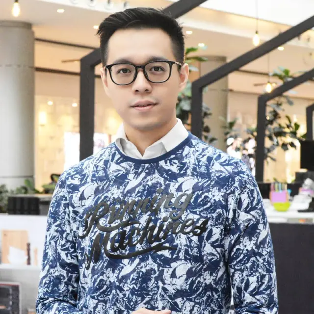 Sebut Timnas Indonesia Tak Layak Juara, Ini 6 Potret Presenter TV Ardes Goenawan