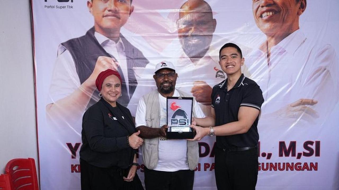 Kaesang Pangarep Kunjungi Kantor Baru PSI Papua Pegunungan, Disambut Hangat Yotam Wonda