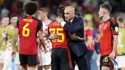 Timnas Belgia gagal total di Piala Dunia 2022 karena langsung tersingkir di fase grup. Pelatih Roberto Martinez akhirnya mengundurkan diri lantaran menilai dirinya gagal membawa generasi emas Belgia meraih juara. (AP /Thanassis Stavrakis)