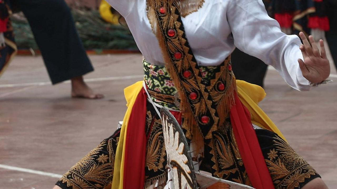 Acara Apel dan Parade Kesaktian Pancasila ini juga dihadiri berbagai elemen masyarakat, pegiat seni dan budaya hingga sejumlah tokoh lintas agama.<br>