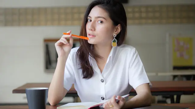 wanita oktober untuk tegar