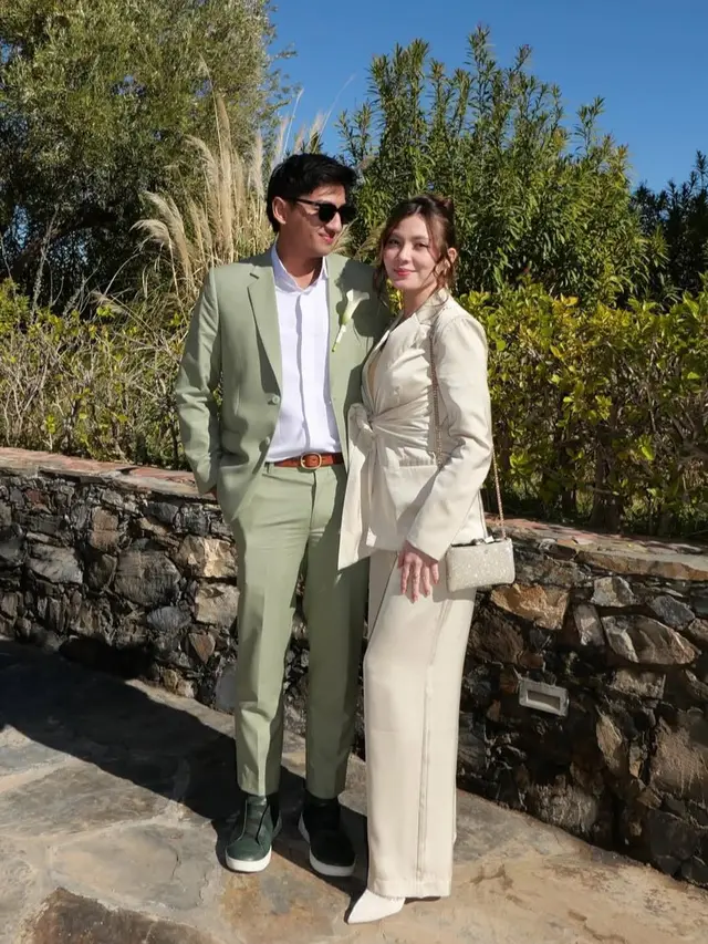 Haviza Devi dan suami saat menghadiri kondangan ke Maroko. [@havizadevianjani]