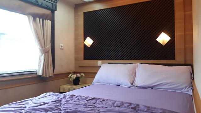 Intip mewahnya kereta Kepresidenan RI. (Ilyas Praditya/Liputan6.com)