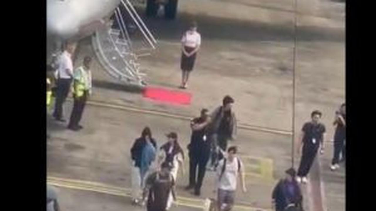 Lisa BLACKPINK Tiba di Jakarta dengan Gaya Mewah dan Siap Adakan Fan Meetup Solo