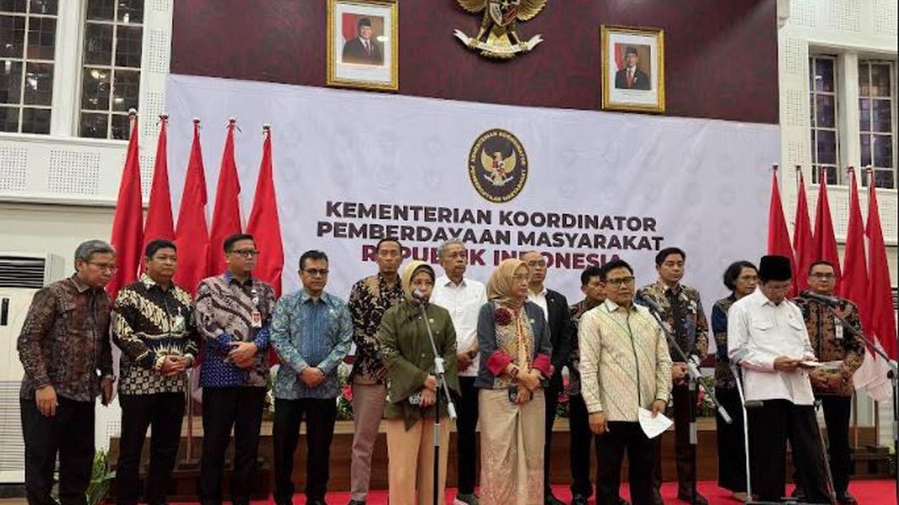 Menteri Koordinator Bidang Pemberdayaan Masyarakat, Muhaimin Iskandar usai menghadiri Rapat Tingkat Menteri (RTM) yang digelar di Kemenko Pemberdayaan Masyarakat pada Kamis (27/2/2025).