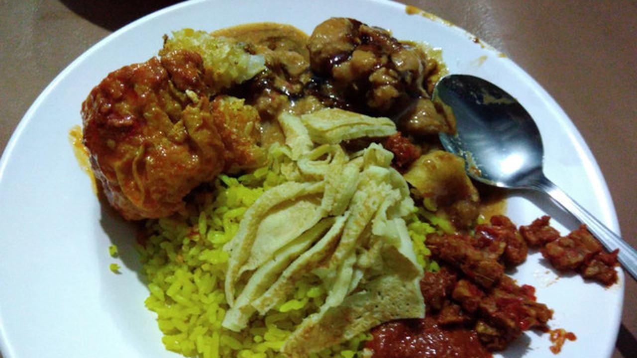 Nasi kuning di Bandung
