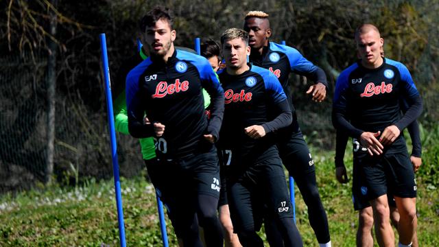 Persiapan Pemain Napoli dan Eintracht Frankfurt Jelang Duel di Liga Champions