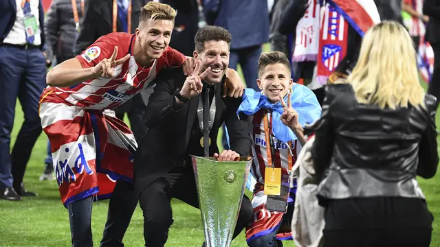 Foto: Oliver Glasner dan 5 Pelatih Terakhir yang Sukses Menyabet Gelar Juara Liga Europa
