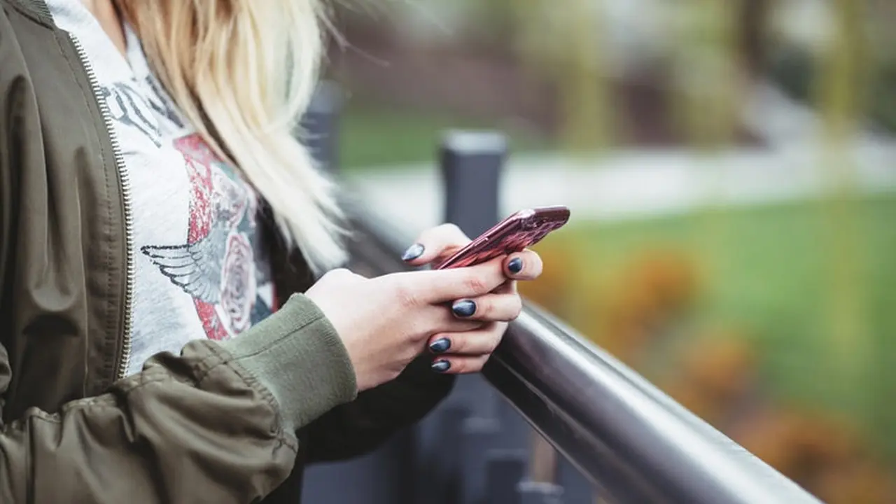 [Bintang] 5 Shio Paling Gampang Emosi Kalau Chat Nggak Dibalas