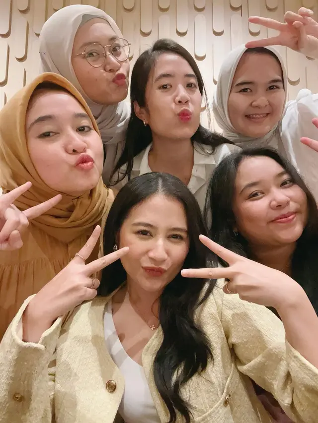 Prilly Latuconsina bukber (Instagram/prillylatuconsina96)