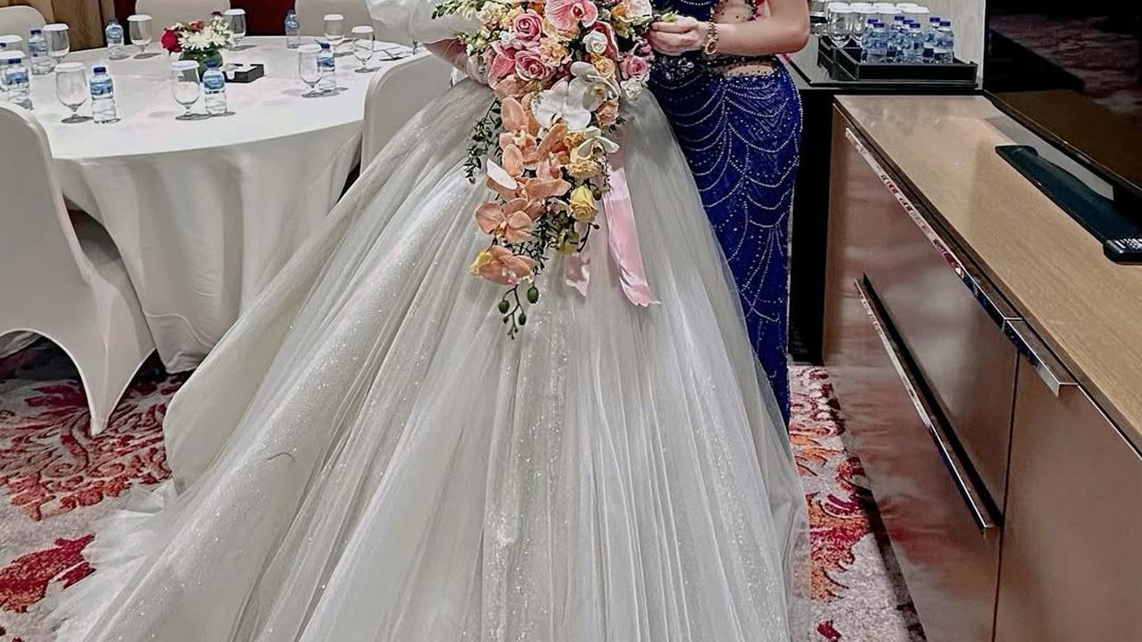 Potret Lucinta Luna di Pernikahan Vincent-Vior, Tampil Menyala dengan Rambut Pink