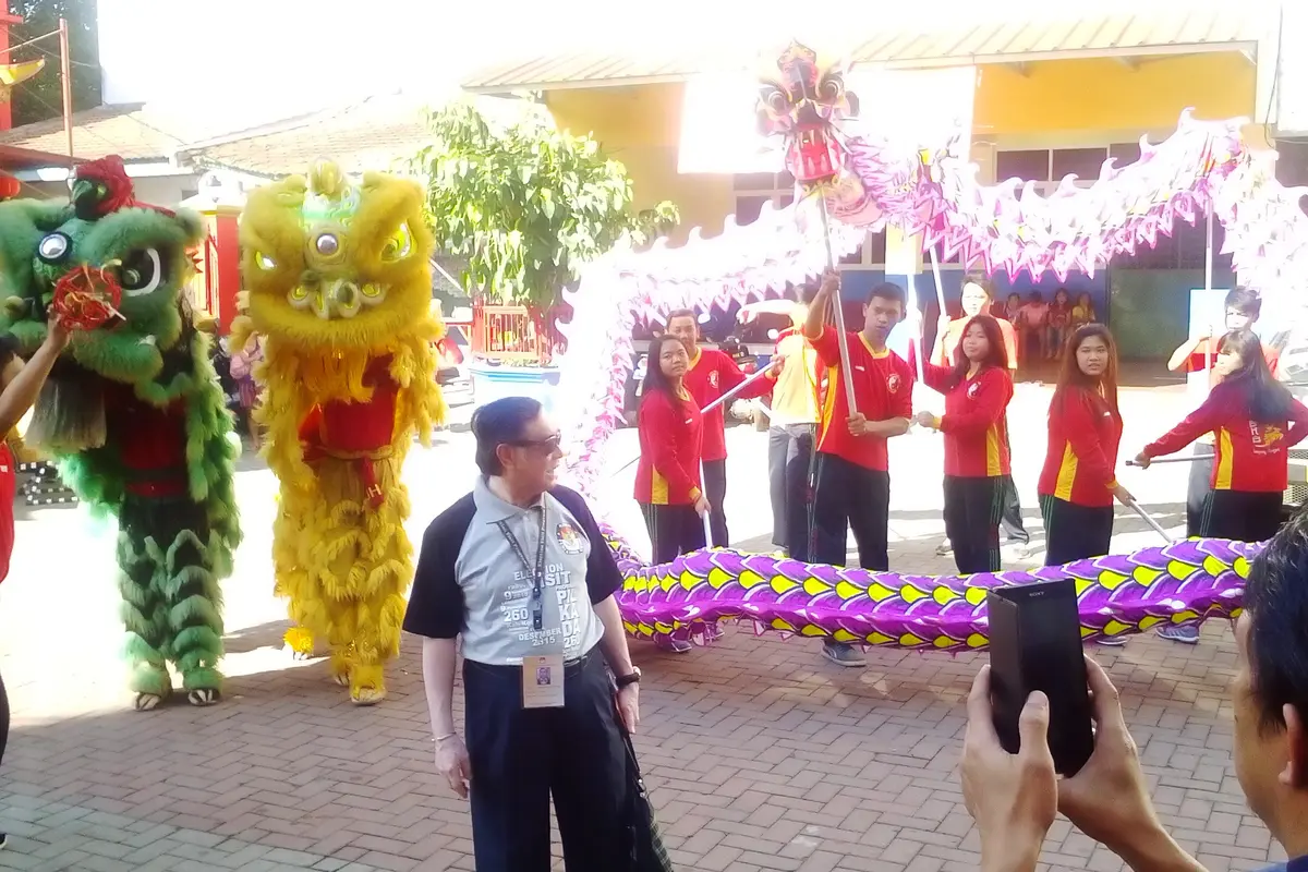 Barongsai dan Tarian Naga Sambut Kehadiran Pemantau Pemilu Asing
