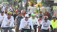 Menpora Imam Nahrawi (tengah) kembali ikut bergowes di Gowes Pesona Nusantara Kabupaten Tanah Laut (istimewa)