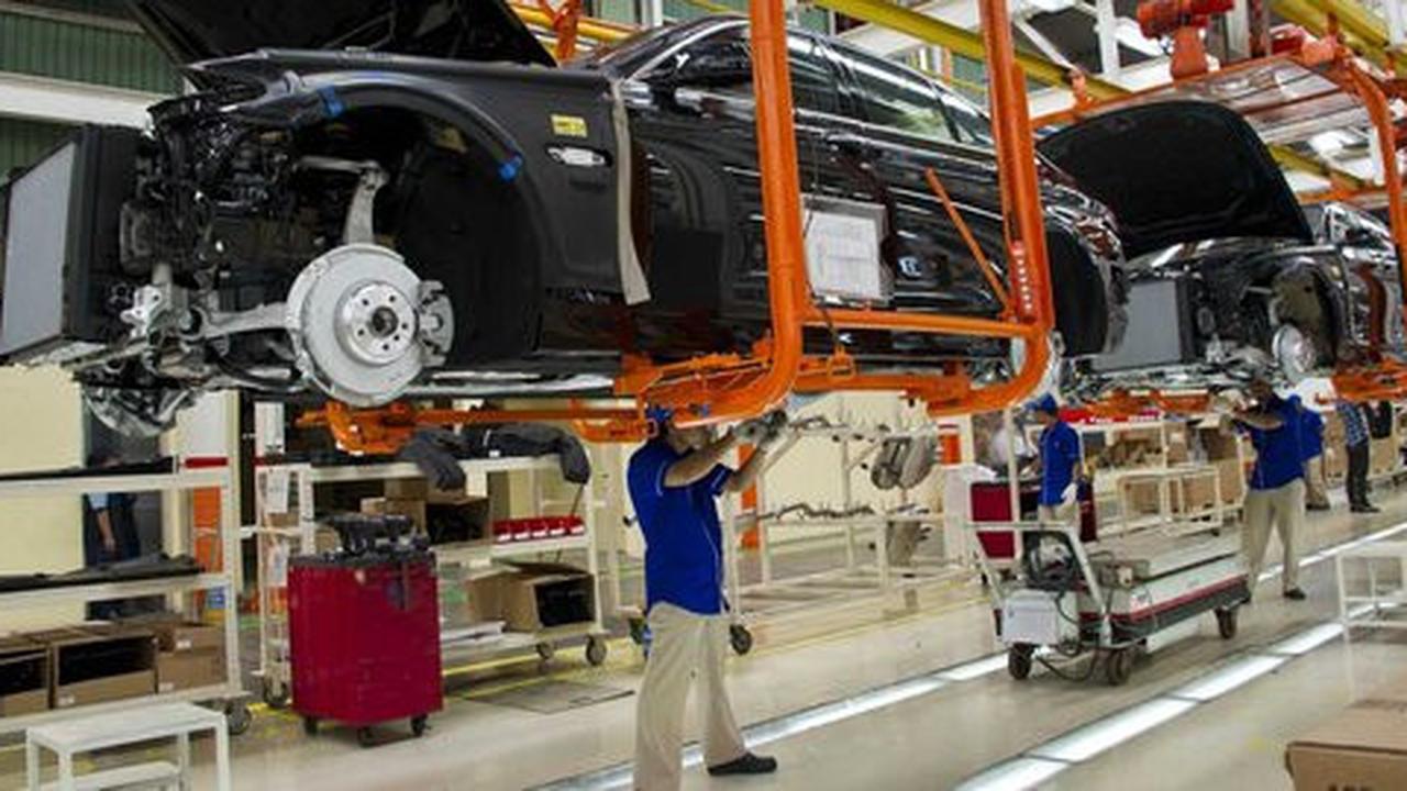 Berdalih demi industri, pemerintah diminta tekan bea masuk impor