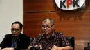Ketua KPK Agus Rahardjo didampingi Ketua Kamar Pengawasan MA Sunarto memberikan keterangan pers mengenai OTT di PN Jakarta Selatan, di gedung KPK, Jakarta, Selasa (22/8). (Liputan6.com/Helmi Afandi)