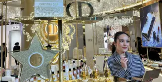 Dior Beauty suguhkan kejutan spesial di penghujung tahun 2023. Sebagai perayaan istimewa, Dior secara rutin menghadirkan koleksi spesial yang cocok untuk menjadi opsi kado Natal dan akhir tahun bagi kerabat terkasih. Tampak hadir meramaikan acara, Chelsea Islan yang tampil dengan busana lady like khas Dior. [Foto: Fimela.com.]