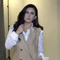 Nafa Urbach Beauty Shoot for Bintang.com