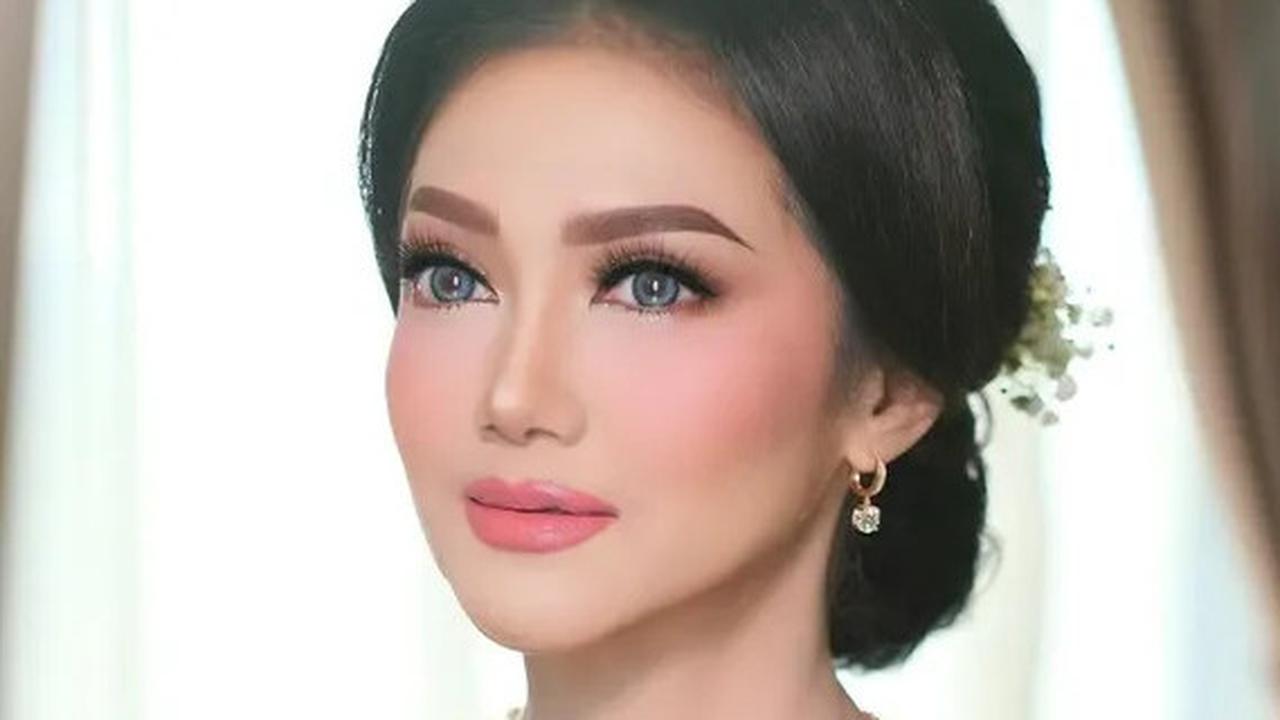 7 Potret Cantik Anggun Bella Saphira dalam Balutan Kebaya, di Momen Pernikahan Anak Sambung Jadi Sorotan