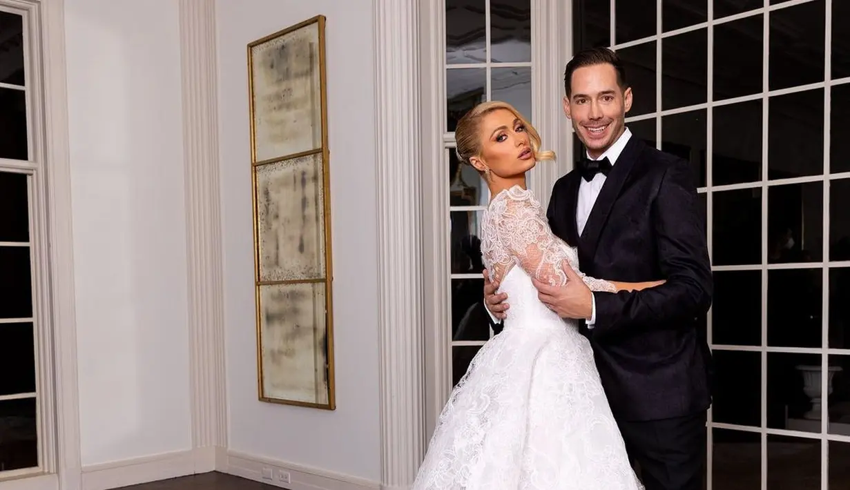 <p>Paris Hilton menceritakan tentang gaun pengantinnya (dok.Instagram/@parishilton/https://www.instagram.com/p/CY4XgNAvrJT/Komarudin)</p>