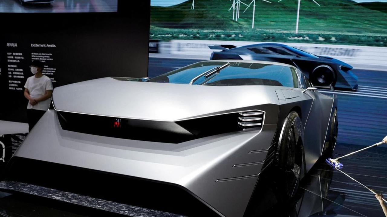 Pameran ini menjadi ajang bagi para produsen mobil untuk memamerkan teknologi terbaru mereka dalam menghadirkan mobil listrik yang ramah lingkungan dan inovatif. Produsen mobil ternama mulai dari BMW, Nissan, Cadillac, Xiaomi dan lain sebagainya hadir di