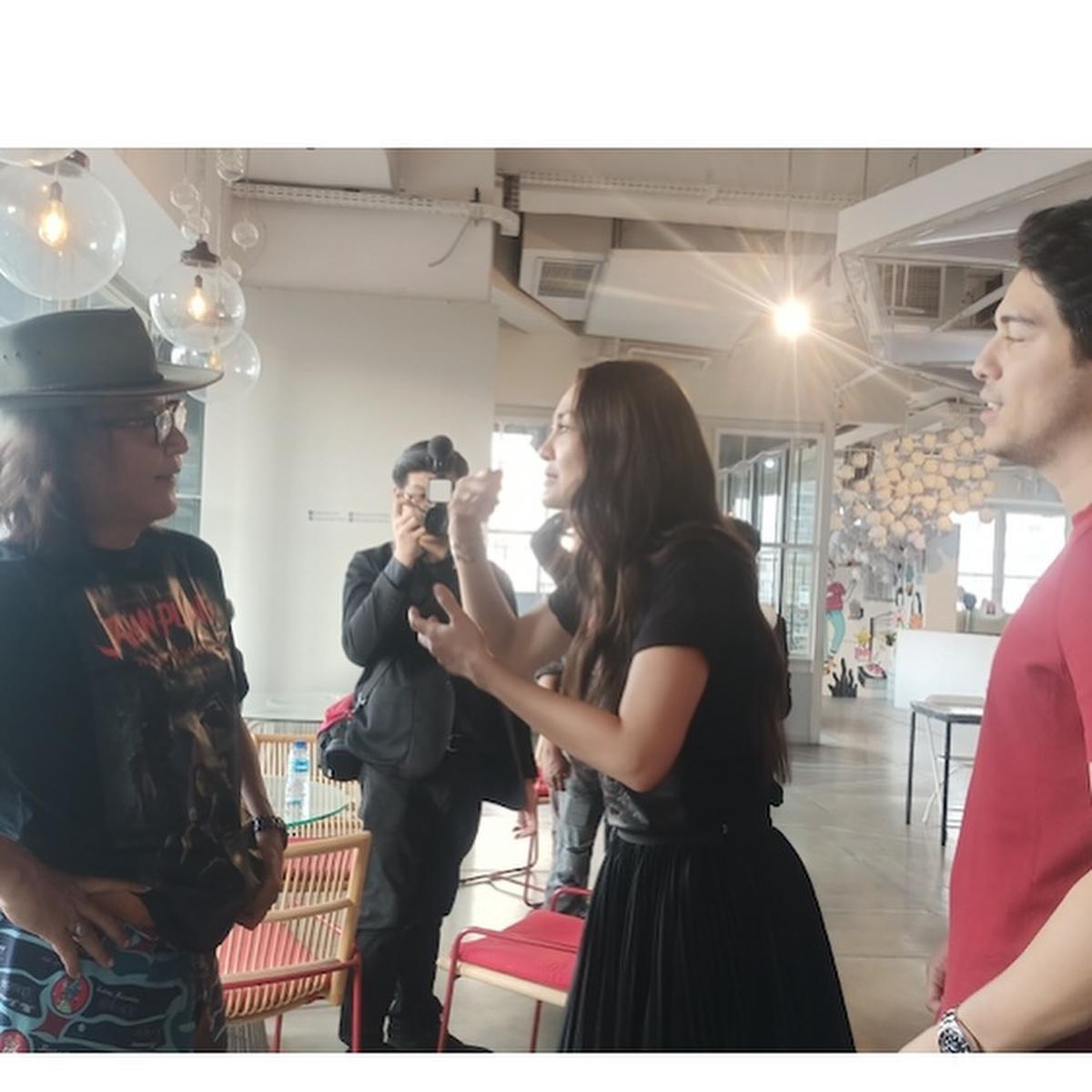 Seniman Sujiwo Tejo Ungkap Luna Maya Lagi Hobi Pamer Punya Suami ke Mana-Mana