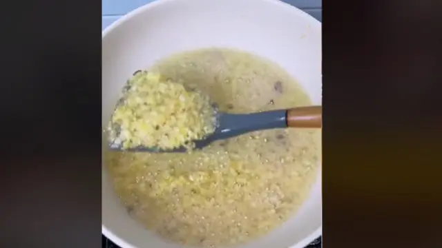 Tingkatkan Cita Rasa Makanan, Begini Trik Mudah Bikin Minyak Bawang Putih Anti Pahit