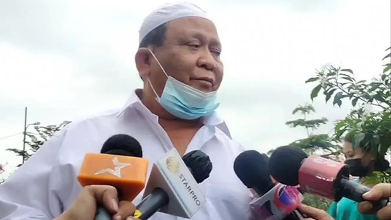5 Momen Keluarga Olga Syahputra Ziarah, Rayakan Ulang Tahun Sang Mendiang