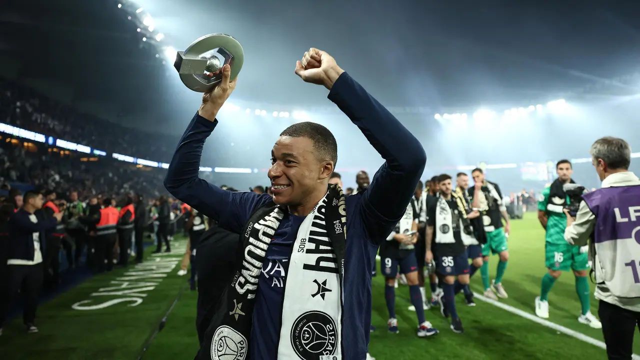 PSG Rayakan Gelar Juara Ligue 1 ke-12 dan Ketiga Secara Beruntun