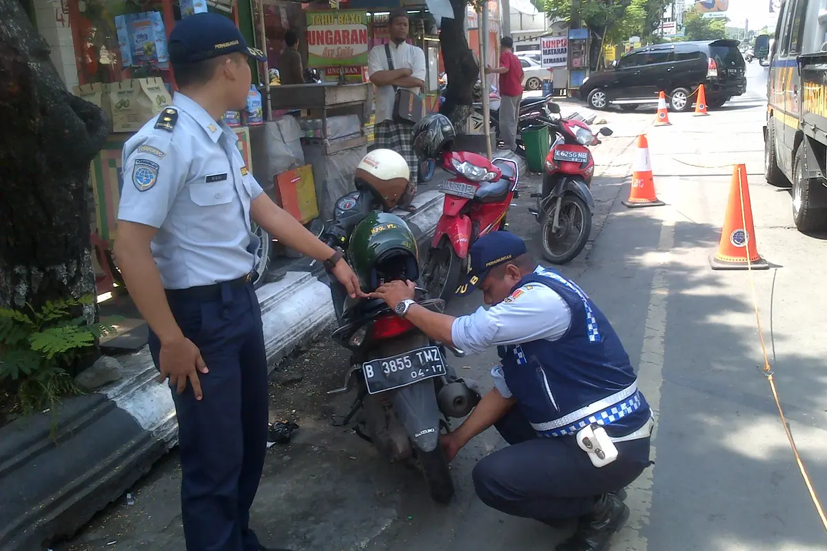 Hati-hati Beli Oleh-oleh di Semarang, Jangan Parkir Sembarangan