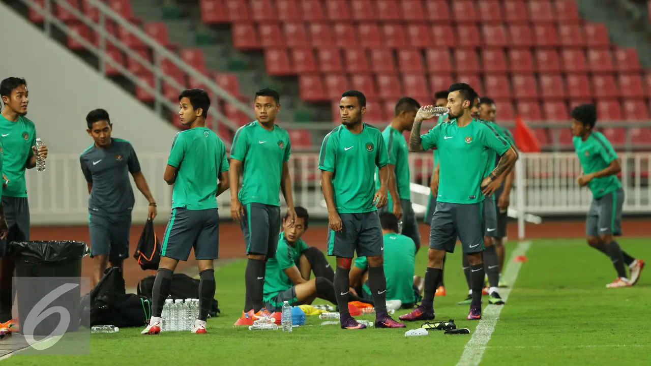 20161216- Timnas Indonesia Jajal Rajamangala Stadium Bangkok-Helmi Fithriansyah