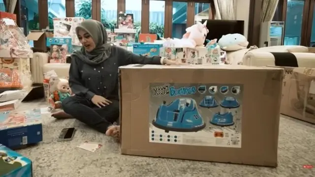 Kado ultah Ameena (YouTube/AH)