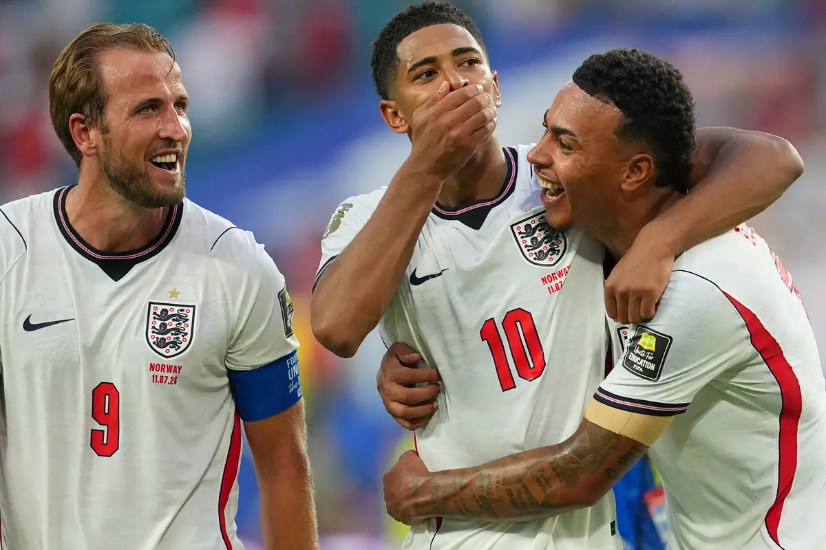 Pemain Inggris Harry Kane, kiri, Jude Bellingham, tengah, dan Morgan Rogers