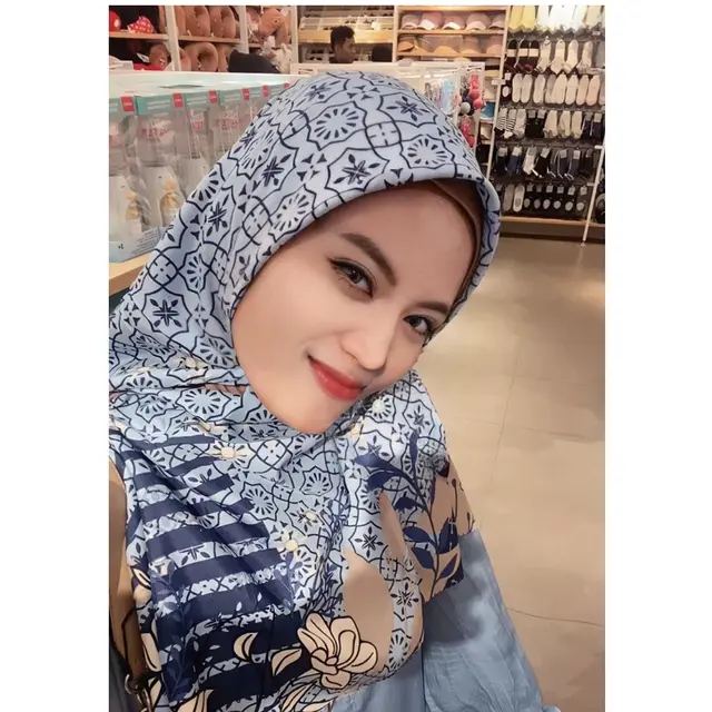 6 Potret Terkini Cewek Viral di FB PT Cinta Sejati Tahun 2000-an, Kini Telah Berhijab
