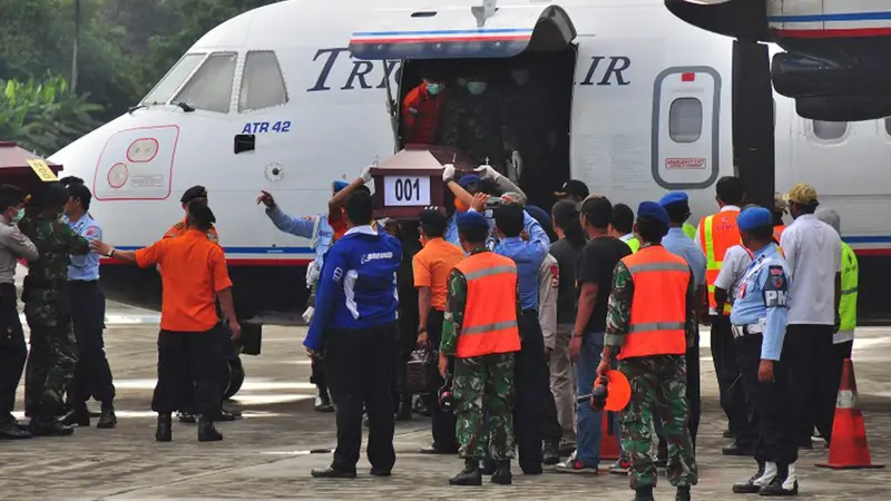 20150819-Prosesi Serah Terima Jenazah Korban Tragedi Trigana Air-Papua