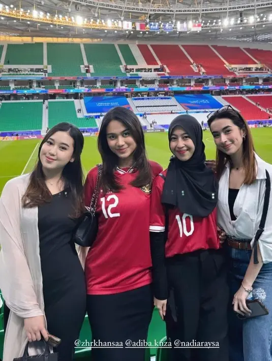 <p>Para WAGs atau wife and girlfriend dari pemain Timnas Indonesia turut hadir di Piala Asia 2023 Qatar.</p>