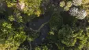 Pemandangan udara dari situs Roberto Burle Marx, yang masuk kedalam daftar situs warisan dunia UNESCO, di Rio de Janeiro, Brasil, pada 27 Juli 2021. Situs tersebut diketahui memiliki sekitar 3.500 spesies tumbuhan, dengan mayoritas tanaman tropis asli Rio. (AP Photo/Mario Lobao)
