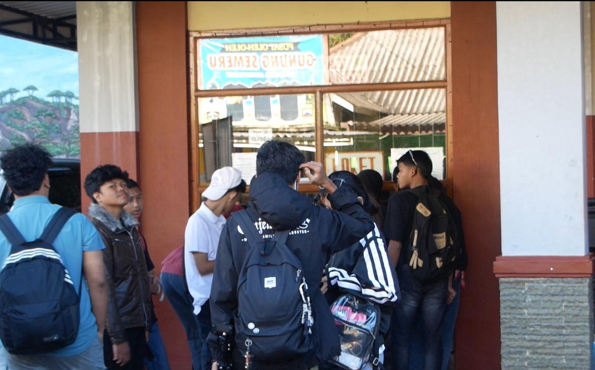 pendaki gunung semeru