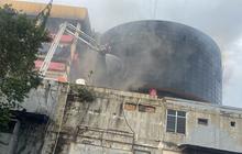 Begini Kondisi Glodok Plaza Usai Kebakaran Padam, Asap Hitam Pekat masih Mengepul