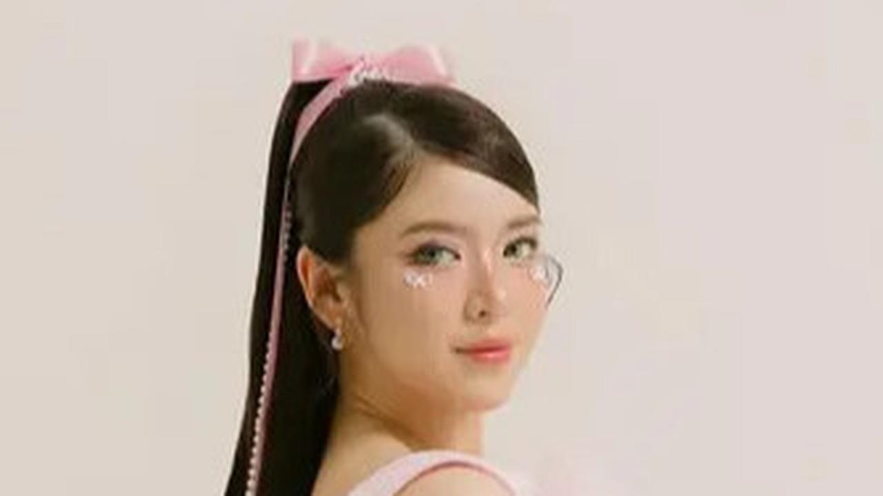Pesona Tiara Andini Bergaya ala Coquette Girl di Pemotretan Album Special Live