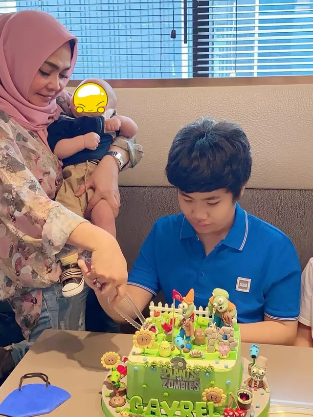 5 Momen Ulang Tahun Gavrel Anak Angkat Rieta Amalia, Kompak Bareng Rafathar