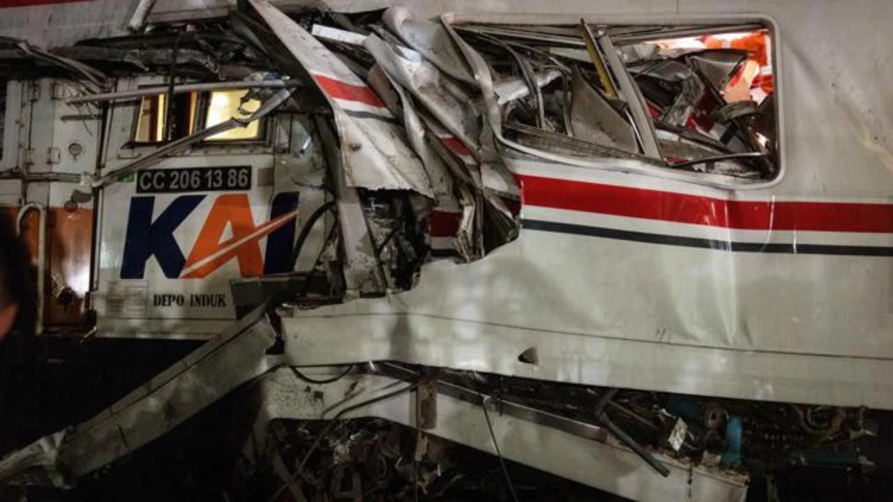 Tabrakan KRL dan Argo Bromo Anggrek, 7 Penumpang Masih Terjebak