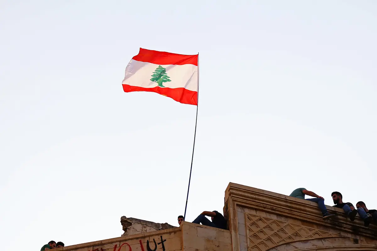 Bendera Lebanon. (Unsplash/ Charbel Karam)