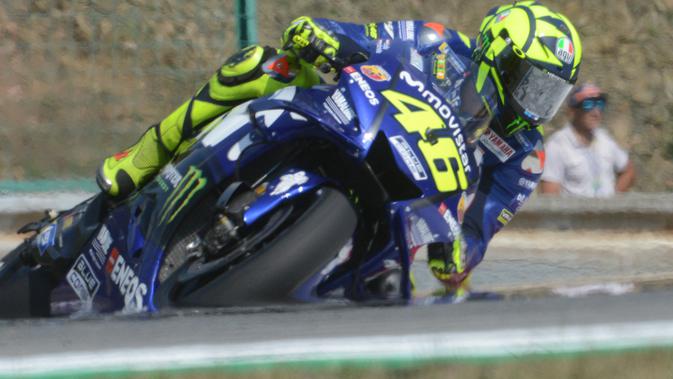 Pembalap Movistar Yamaha, Valentino Rossi mulai menatap balapan MotoGP Austria 2018 di Sirkuit Red Bull Ring. (Michal CIZEK / AFP)