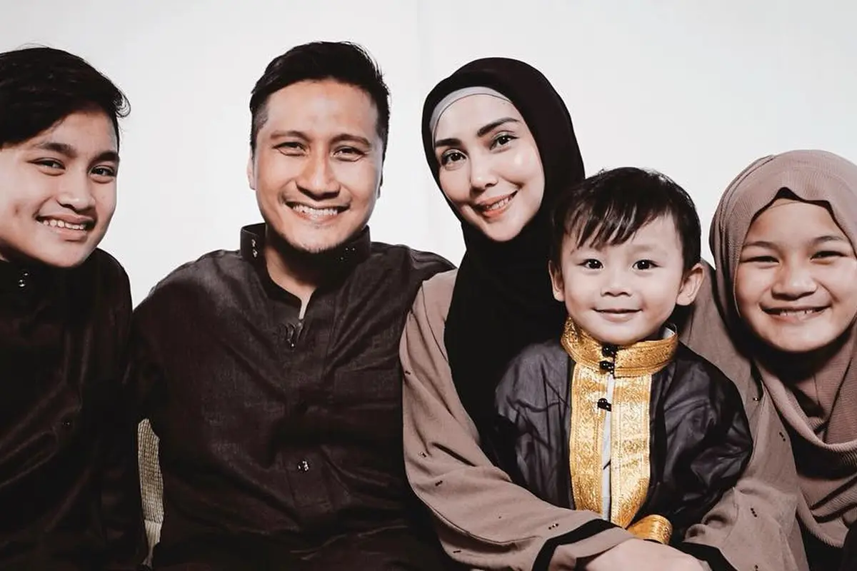 [Fimela] Arie Untung dan Fenita Arie